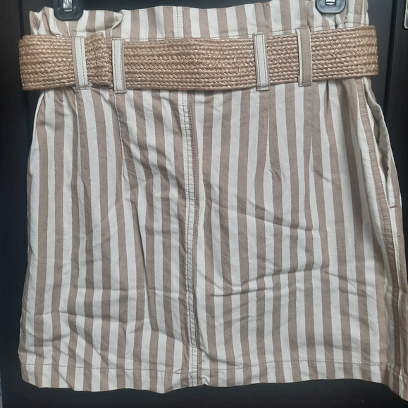 Forever 21 Belted Summer Mini Skirt - Picture 2 of 3